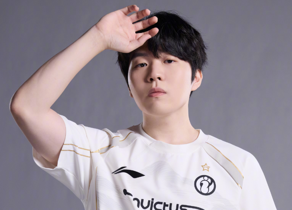 开云体育下载-IG险胜HKA，Uzi打出惊人五杀激烈交锋小组赛，技惊四座